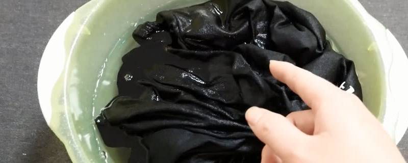 纯棉黑色衣服怎么洗不掉色 黑色棉的衣服怎么洗不掉色