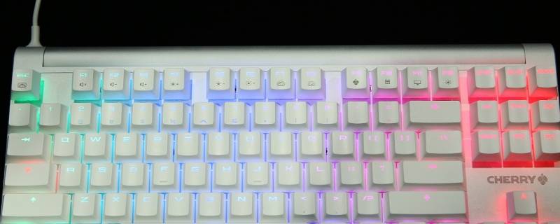 樱桃键盘个别键亮红灯 樱桃键盘指示灯亮着键盘没反应
