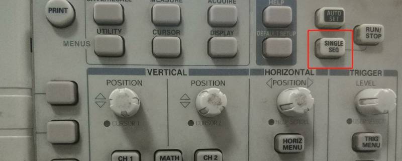 触发电平调节旋钮是哪个 触发电平按钮是哪个