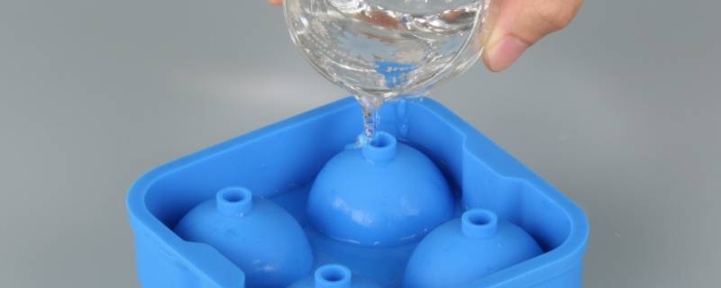 球形冰格怎么注水（球形冰格使用方法）