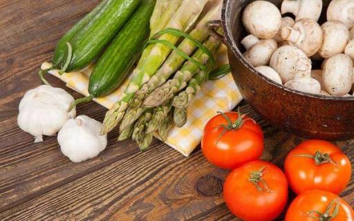 减肥期间吃哪种水果和蔬菜合适 减肥期间吃什么水果和蔬菜