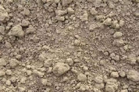 板结的土壤怎么变松 减少土壤板结的方法