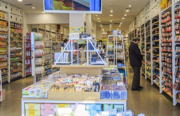 精品店货架厂家有哪些 精品店货架厂家有哪些品牌