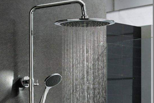 淋浴器安装高度及安装注意事项（淋浴器安装距地面高度）