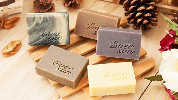 肥皂的主要成分及其用途全面介绍 肥皂的主要成分及其用途全面介绍英语