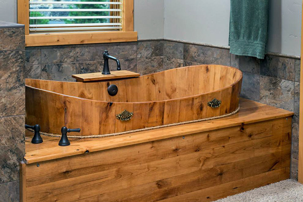 木质*浴缸的优缺点（木质浴缸图片）