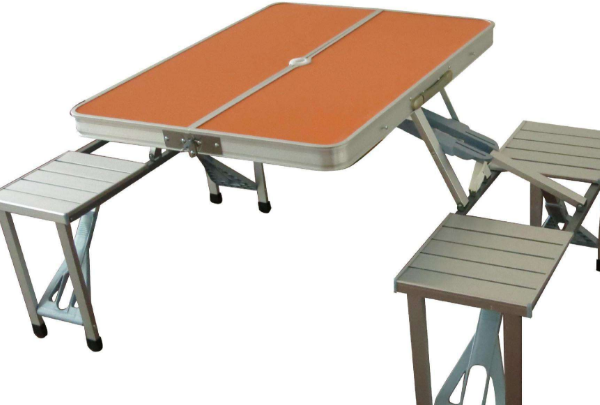 铝合金折叠桌椅好在哪些方面 铝合金折叠桌椅好在哪些方面呢