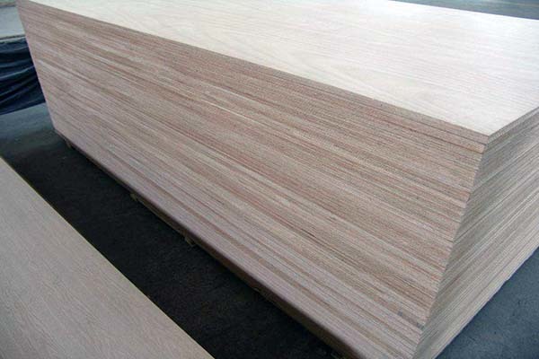 多层实木板是什么材料（多层实木板是什么材料做的）