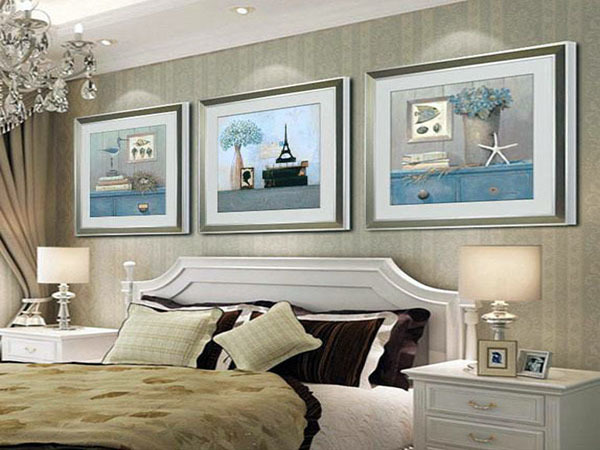 使用家居卧室挂画的作用 使用家居卧室挂画的作用和意义