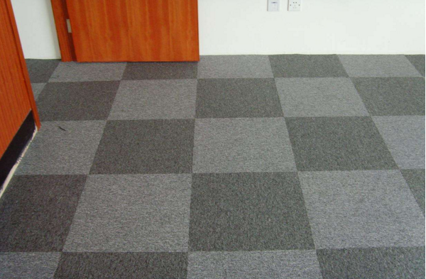 拼块地毯怎么清洁才对 拼块地毯怎么清洁才对地板好