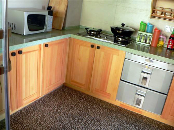 小厨房变大空间的方法有哪些（小厨房变大空间的方法有哪些呢）