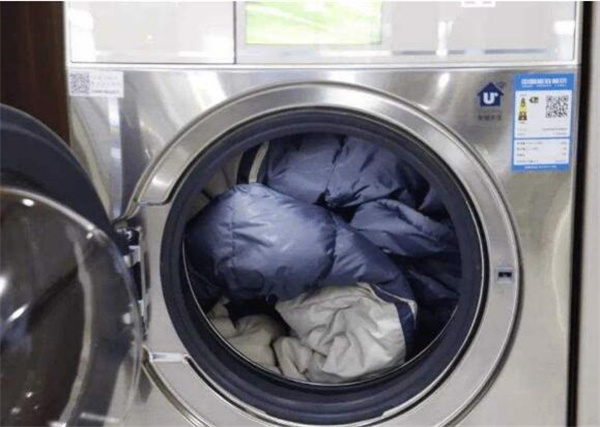 羽绒服洗衣机爆炸谣言 羽绒服用洗衣机洗会爆炸视频