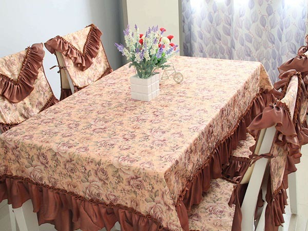 餐桌布是家具逼格利器 餐桌布用什么材料好