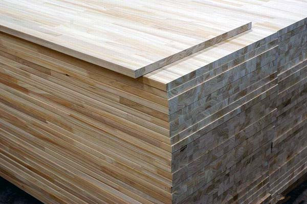 杉木板材和松木板材哪个好 杉木板材的优缺点 杉木板材价格多少一张