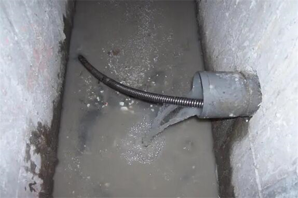 下水管被水泥堵了怎么办 下水管被油堵塞怎么疏通