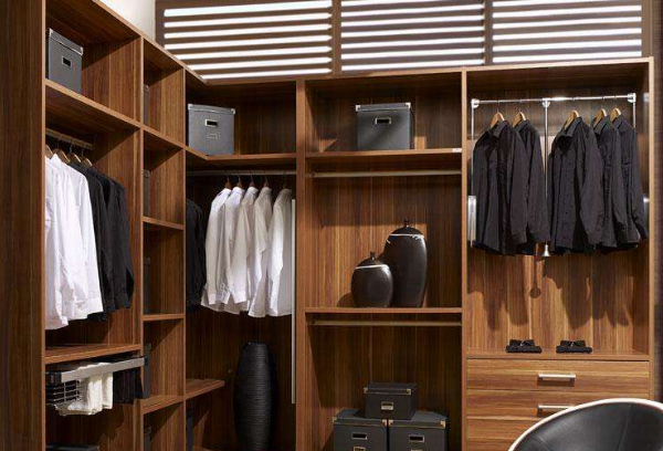 定制衣柜的设计要注意什么 为衣服打造舒适的家