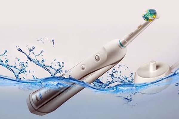 电动牙刷哪个牌子好 电动牙刷正确使用方法 电动牙刷和普通牙刷哪个好