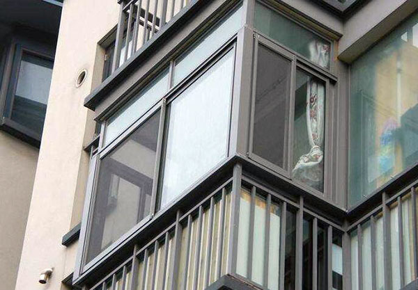 封阳台用什么样的玻璃好 四种玻璃材质分析