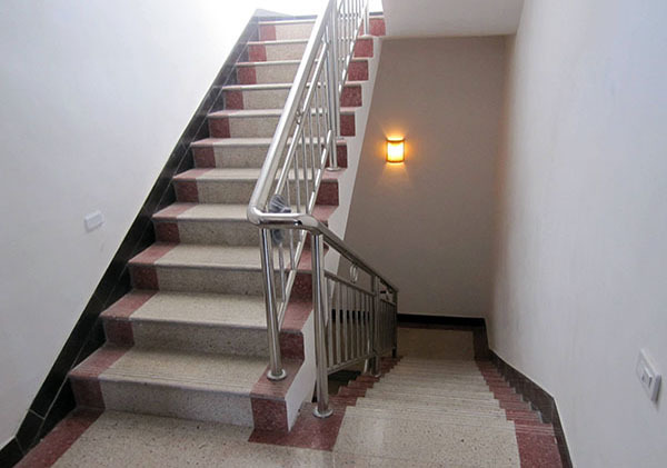 选择楼梯材料的技巧有哪些 楼梯选什么材料好