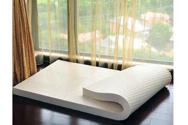 长期睡乳胶床垫的危害 长期睡乳胶床垫的危害太软能睡么