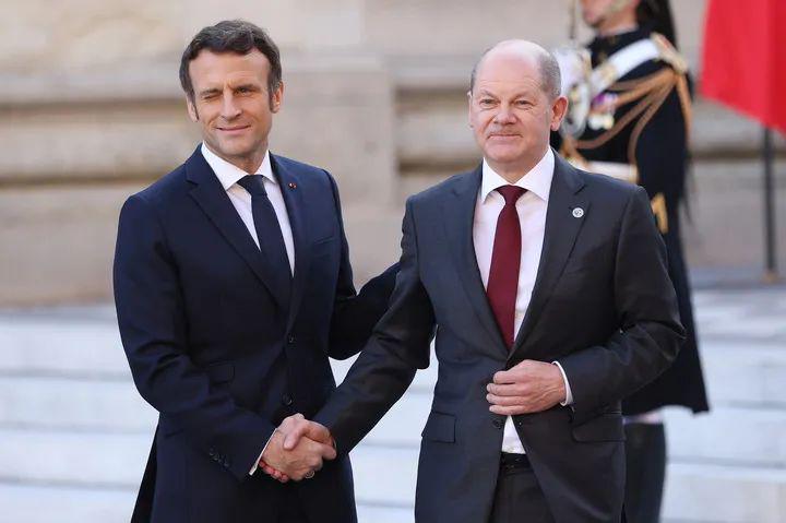 法国总统马克龙与德国总理朔尔茨举行会见