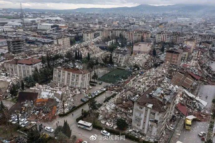 土耳其地震遇难人数升至3419人（土耳其地震遇难人数升至3419人）