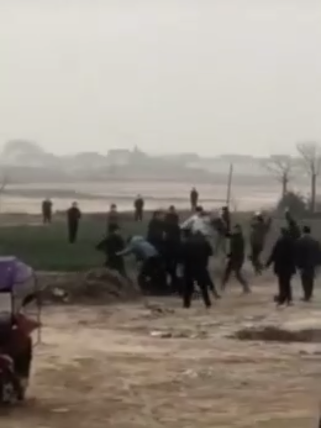 陕西扶风县多名拆迁人员持械与村民发生冲突致6人受伤 警方正在调查