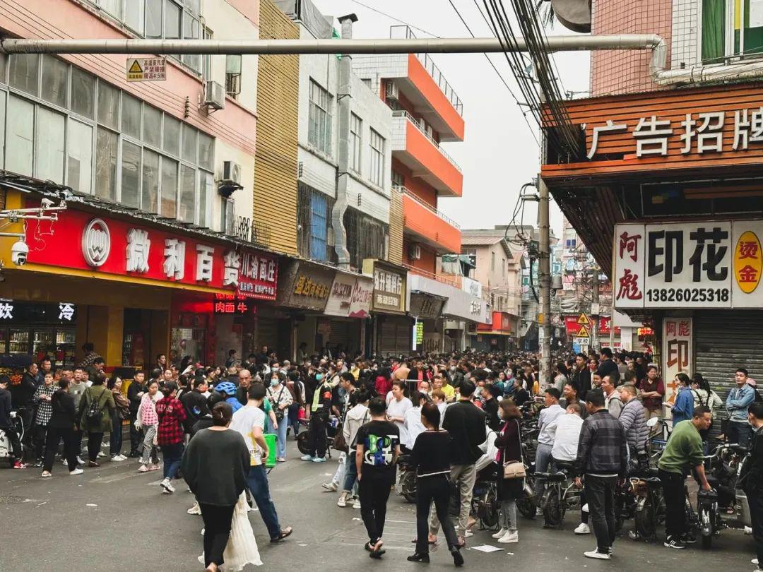 广州康鹭制衣村：在“转型”浪潮中沉浮的小老板们｜深度报道