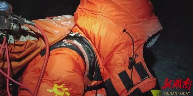 珠峰被救女子不愿支付全部救援费用 珠峰救难队