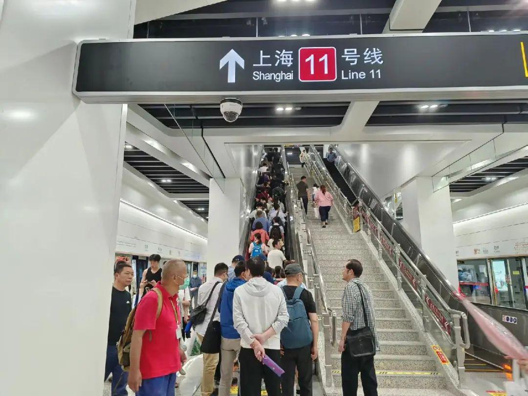 有人体验了！坐69站地铁从苏州回上海，全程用时3小时…网友吵翻→