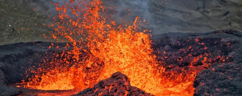 火山爆发是什么原因引起的（火山爆发是什么原因引起的简短）