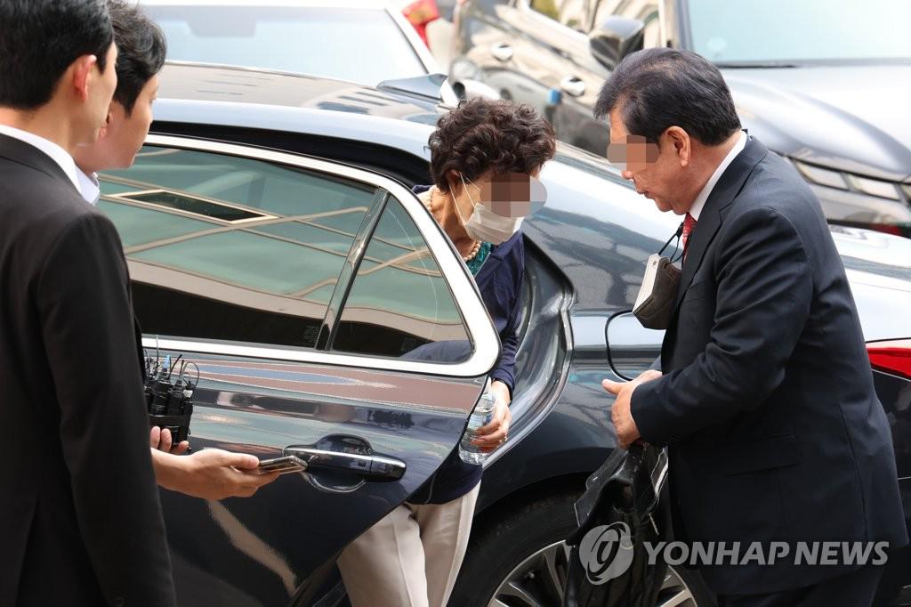 韩媒：韩总统尹锡悦岳母当庭被捕，系韩国宪政史上首次