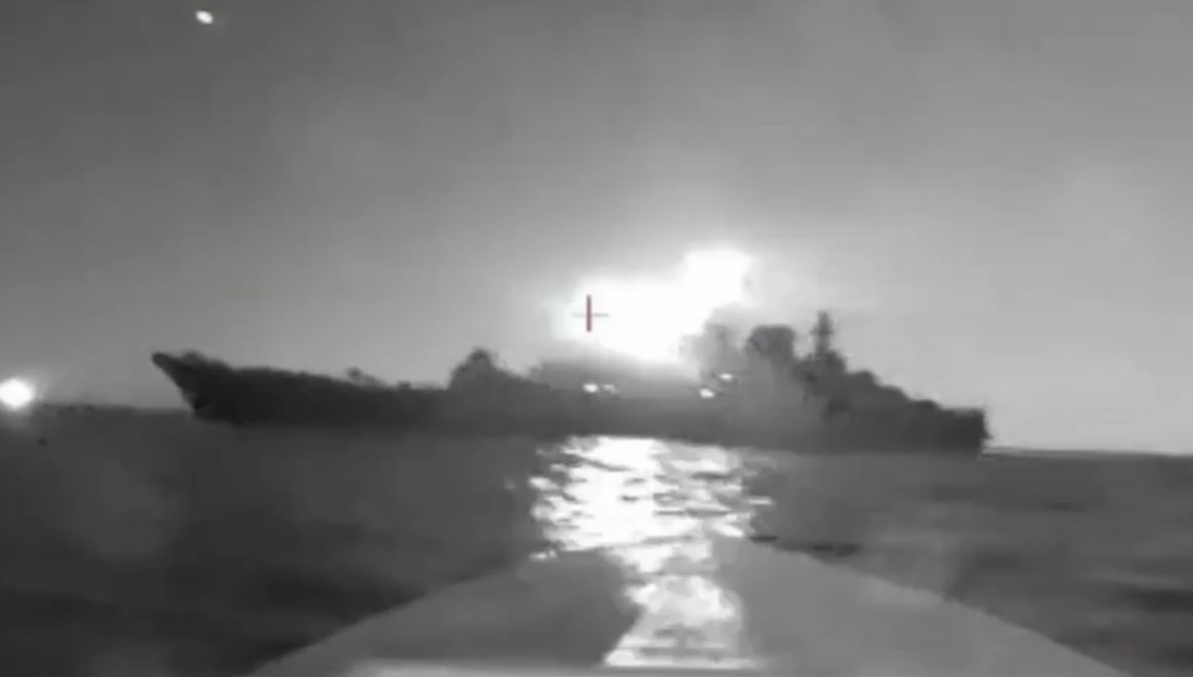 乌克兰无人舰艇袭击新罗西斯克港（乌克兰新军舰）