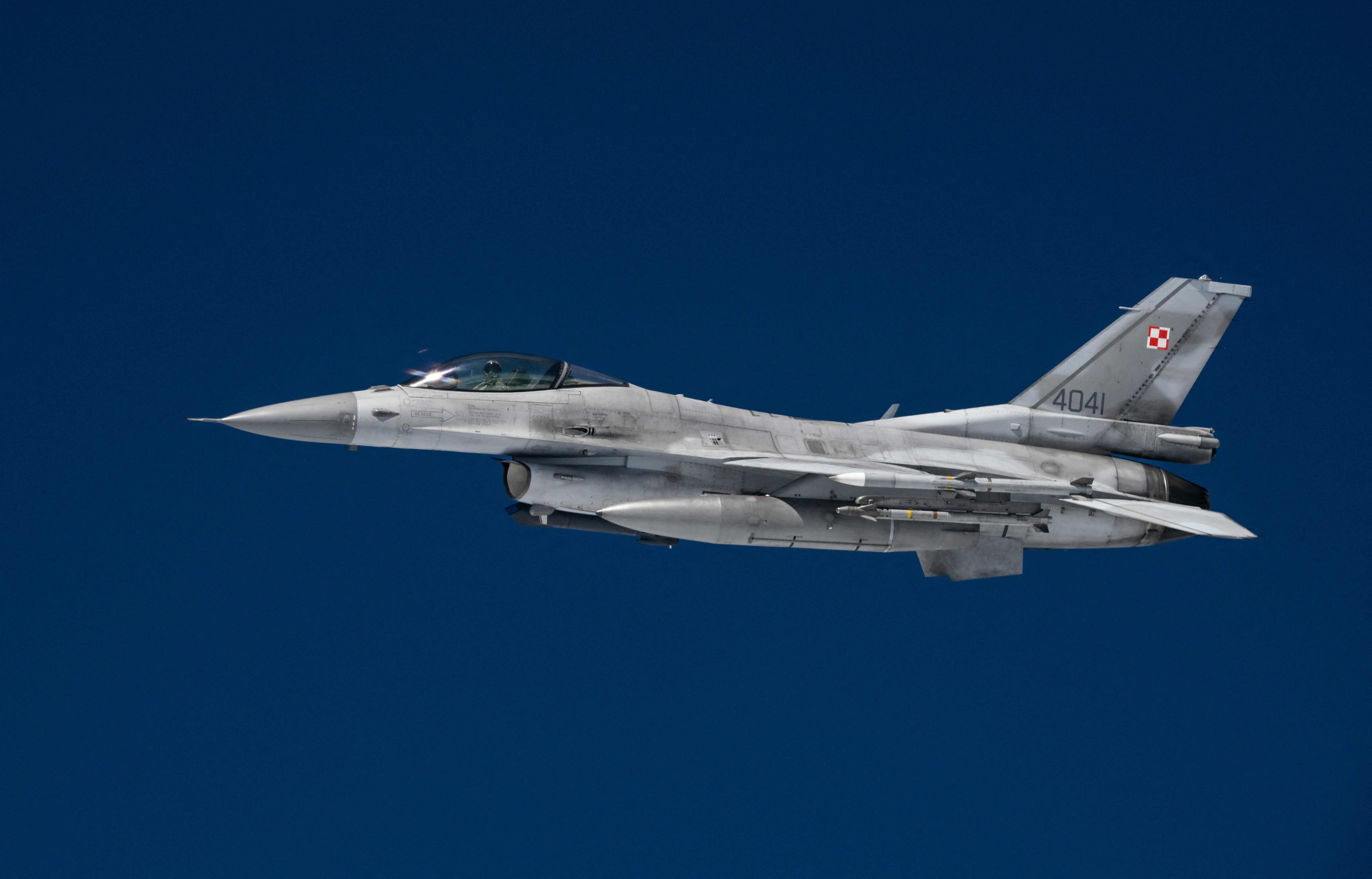 澳媒：美拖延向乌交付F-16，原因是——