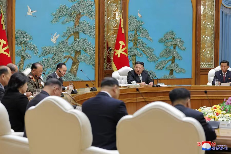 朝中社：朝鲜召开劳动党中央政治局会议，听取金正恩访俄成果报告
