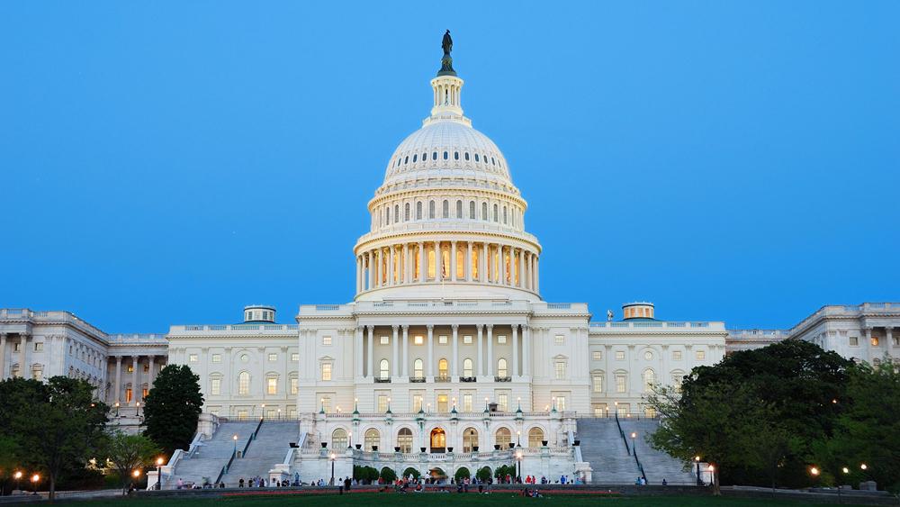 美国参议院投票通过45天短期支出法案