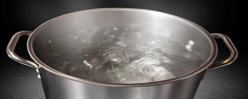 盐水沸点为什么比水高 盐水沸点为什么比水高呢