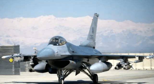 美国F-16战斗机在韩国演习期间坠毁（美国 f16）