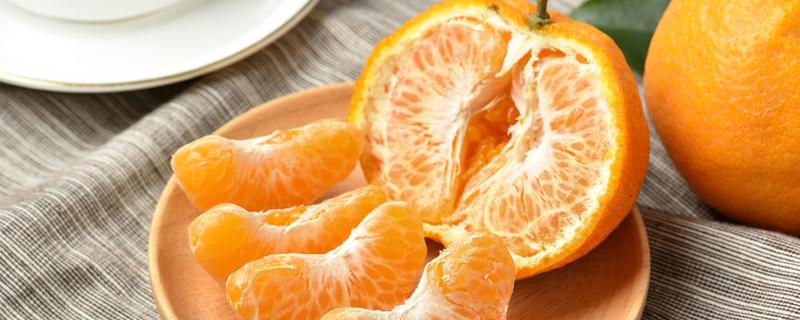 橘子吃多了皮肤会变黄是什么原因（橘子吃多了皮肤会变黄是什么原因呢）