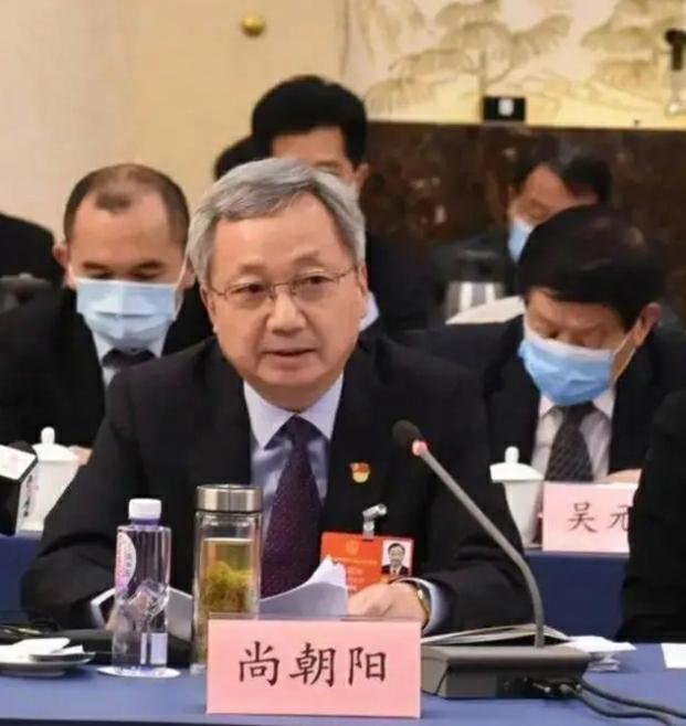 河南省信阳市原市长尚朝阳被开除党籍和公职