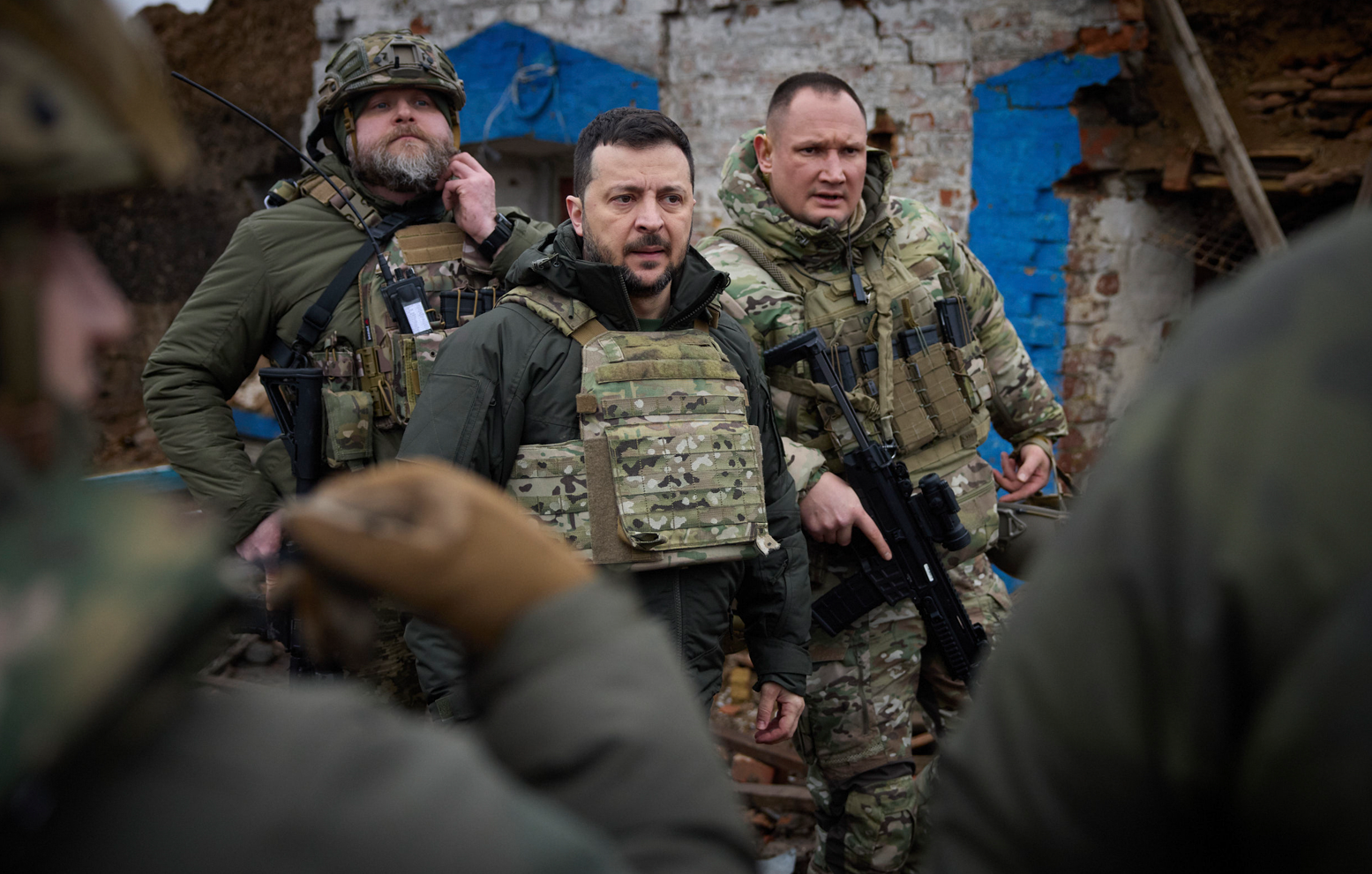 泽连斯基签令！授予被解职的乌军总司令“乌克兰英雄”称号！刚刚，佩斯科夫发声