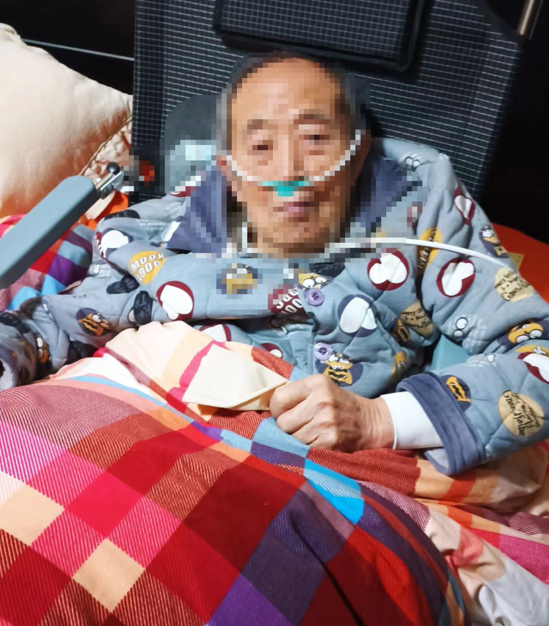 居家保姆“重手重脚”，90岁上海老伯多根肋骨骨折