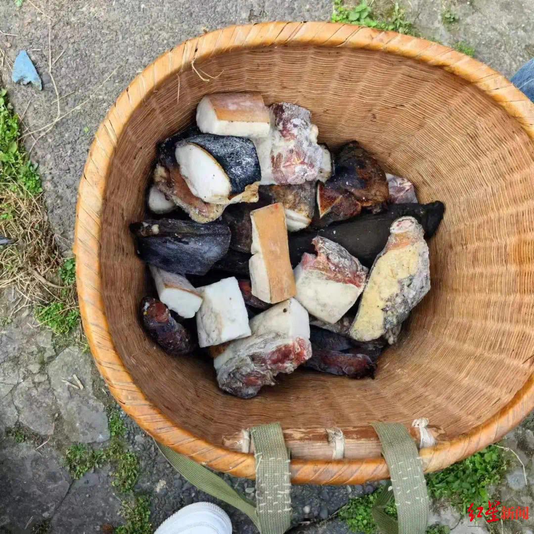 6旬老人盗窃村民数十斤香肠腊肉等年货被刑拘，落网时已吃了十几斤