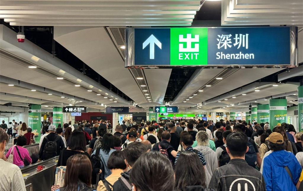 一天46万香港人涌入深圳 香港人近期很多人跑来深圳