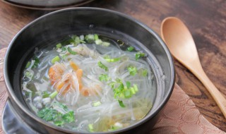 菠菜虾皮粉丝汤（怎样做菠菜粉丝虾皮鸡蛋水饺）