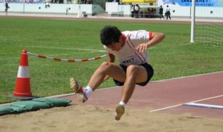 立定跳远五个动作技巧（立定跳远五个动作技巧图解）